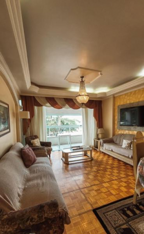 Fantástico apartamento Frente ao mar em Balneário Camboriú